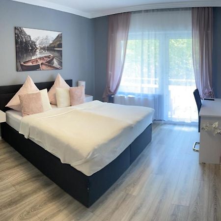 Family Apartment 卡尔斯鲁厄 外观 照片